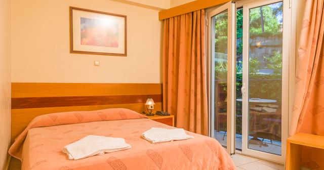 Hellinis-ROOM-02