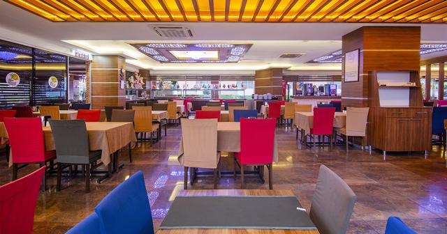 Kleopatra-Blue-Hawaii-RESTAURANT-03