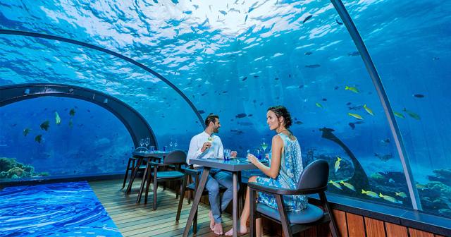 Komandoo-UNDERWATER-RESTAURANT-01