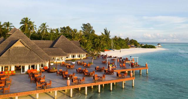 Sun-Siyam-Olhuveli-RESTAURANT-TERRACE-02