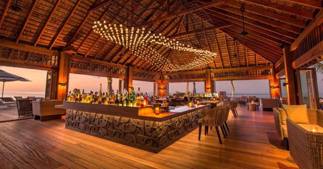 Hurawalhi-Island-Resort-BAR-2