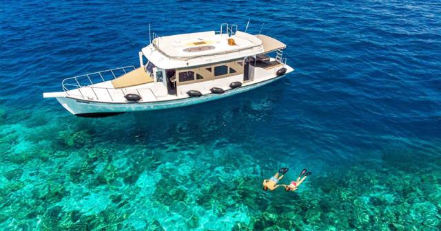 Hurawalhi-Island-Resort-SNORKELING