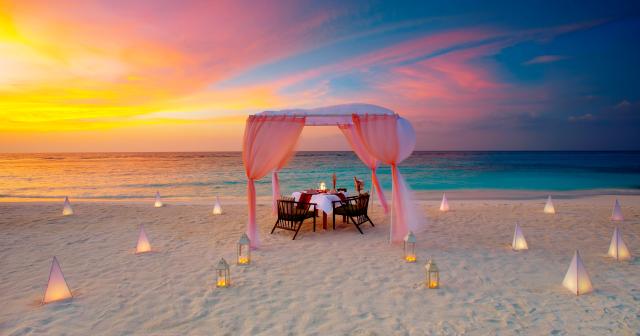 Oblu-Select-at-Sangeli-2025-DINNER-AT-SUNSET