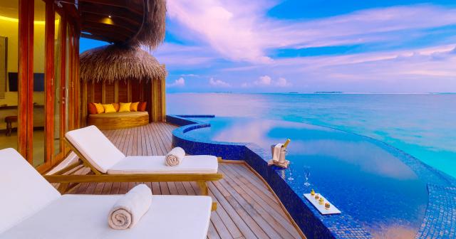 Oblu-Select-at-Sangeli-2025-HONEY-MOON-WATER-SUITE-WITH-POOL-02