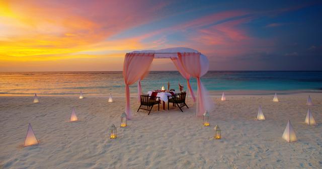 Oblu-Select-At-Sangeli-ROMANTIC-DINNER