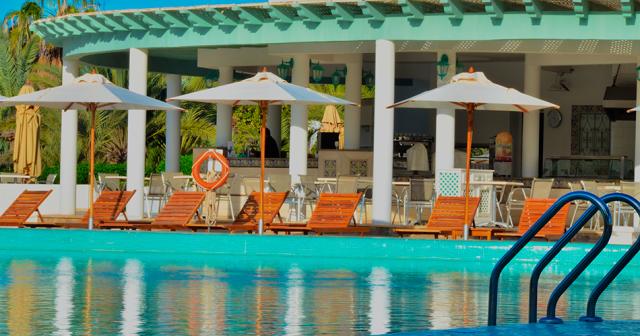 Royal-Garden-Palace-POOL-03