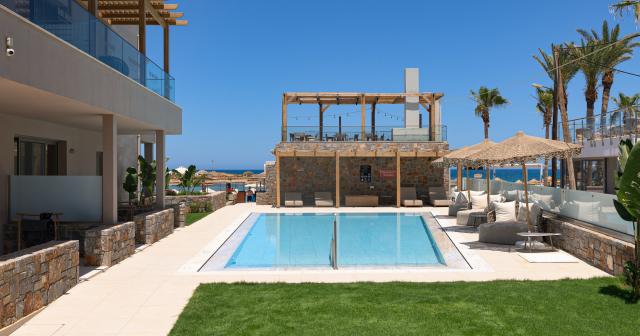 High-Beach-White-POOL-2024-03