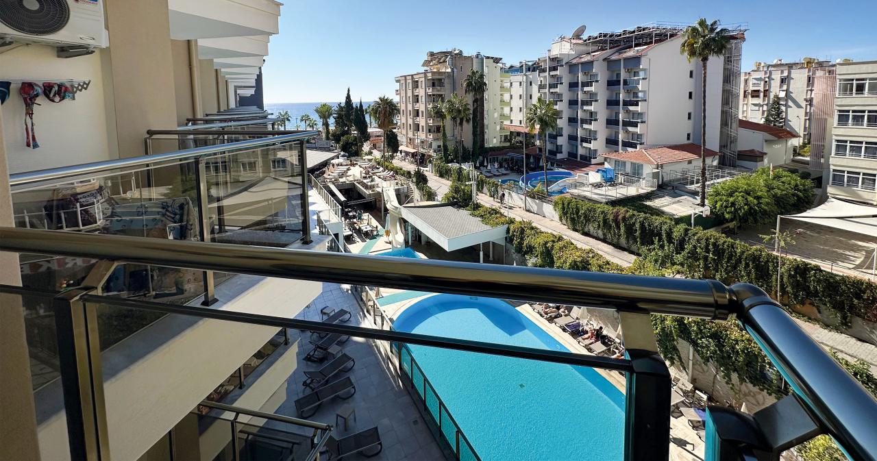 Monte-Carlo-2024-STANDART-ROOM-BALCONY-01