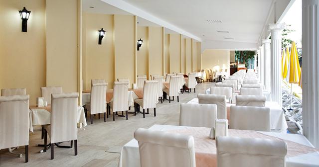 Monte-Carlo-RESTAURANT-OUTDOOR