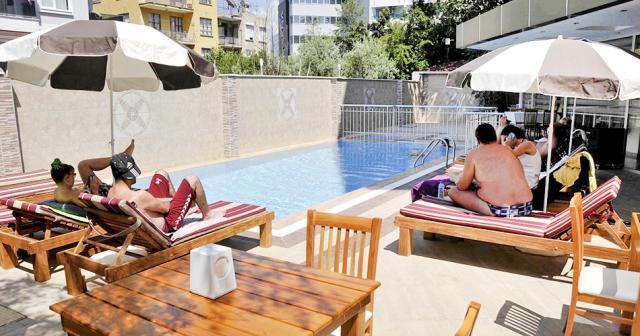 Monte-Carlo-ANNEX-BUILDING-POOL