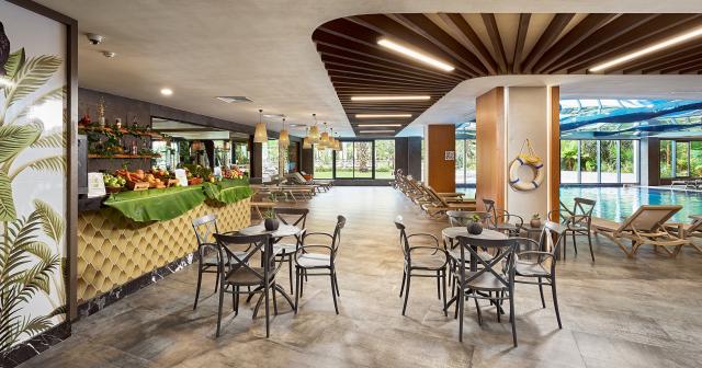 Seaden-Quality-Resort-and-Spa-INDOOR-POOL-BAR-2025