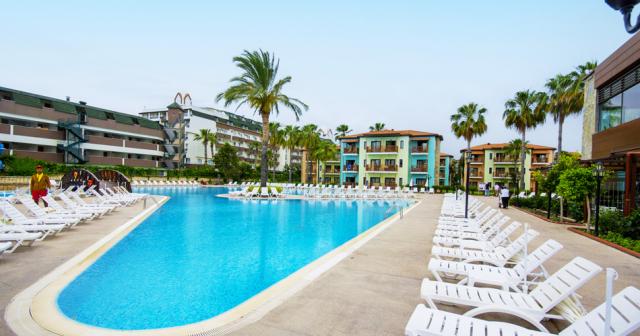 Gipsophila-Holiday-Village-POOL-02-2023