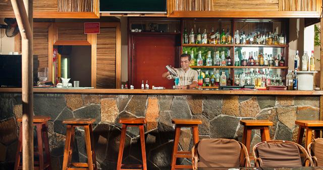 Le-Palmiste-Resort-Spa-BAR-02