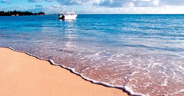 Le-Palmiste-Resort-Spa-BEACH-2022