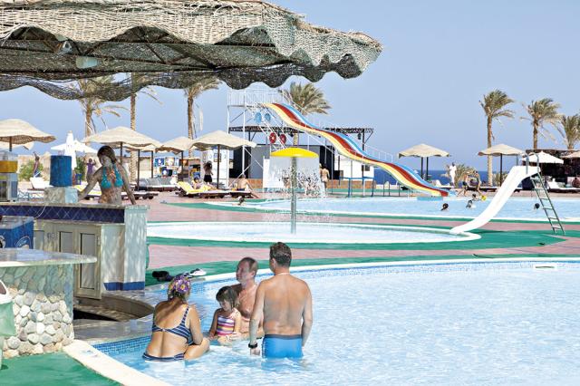 Three-Corners-Sea-Beach-Resort-POOL-BAR