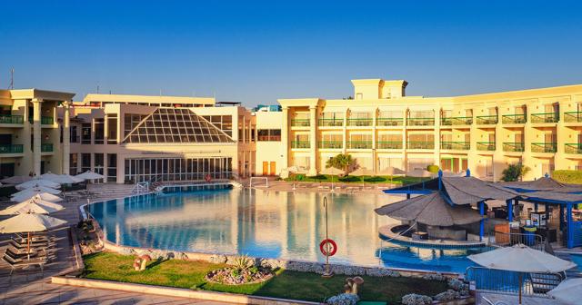 Swiss-Inn-Resort-MAIN-POOL-2021