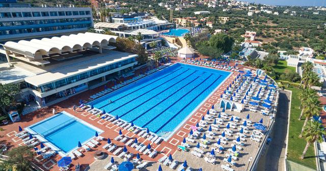 Imperial-Belvedere-OLYMPIC-POOL