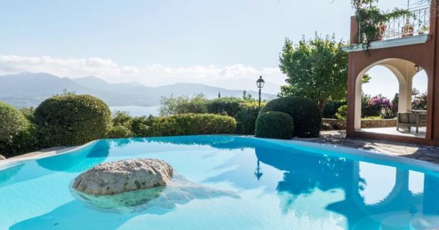 Anthea-Rossa-POOL