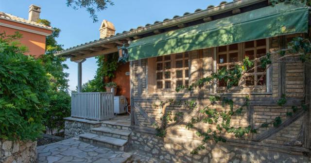 Villa-Anthea-Rossa-2023-HOTEL-BUILDING