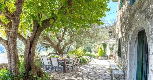Old-House-And-Guest-House-TERRACE-02