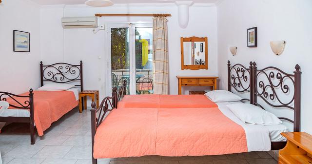 Kostas-Studios-ROOM-01