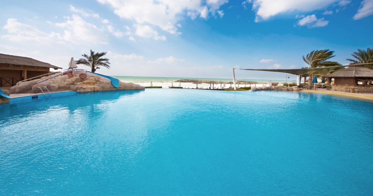 Coral-Beach-POOL-01