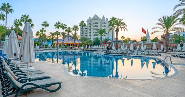 Kamelya-Selin-Club-2024-POOL