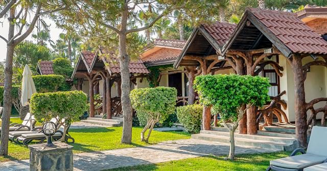 Kamelya-Selin-BEACH-ROOM-2020-01
