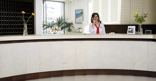 Glaros-Beach-RECEPTION