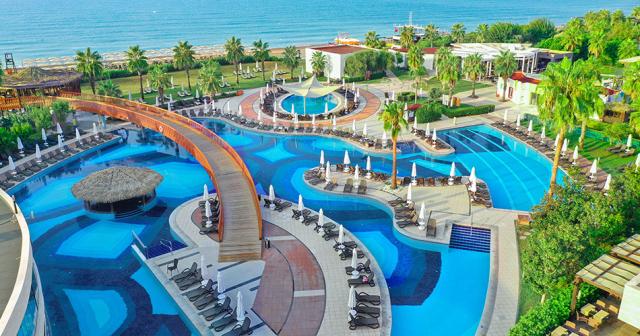 Sherwood-Dreams-Resort-POOL