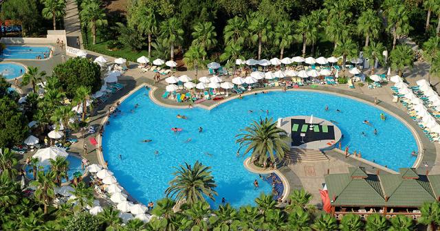 Botanik-Hotel-and-Resort-POOL