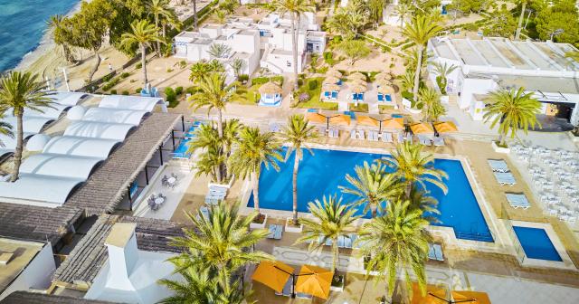 Cooee-Hari-Club-Beach-Resort-POOL-03-025