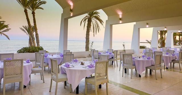 Cooee-Hari-Club-Beach-Resort-TERASA