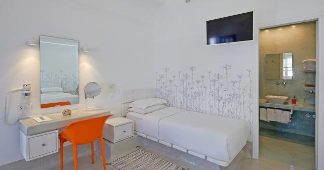 Kouros-Village-2025-ROOM-03