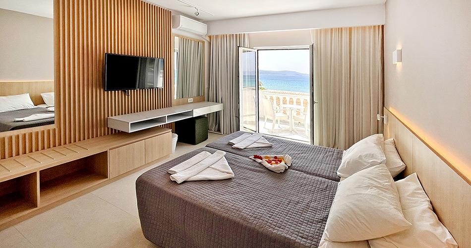 Sirenes-Beach-Resort-SUPERIOR-SEAFRONT-ROOM-2023