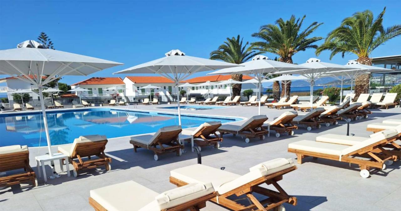 Sirenes-Beach-Resort-2025-POOL-01