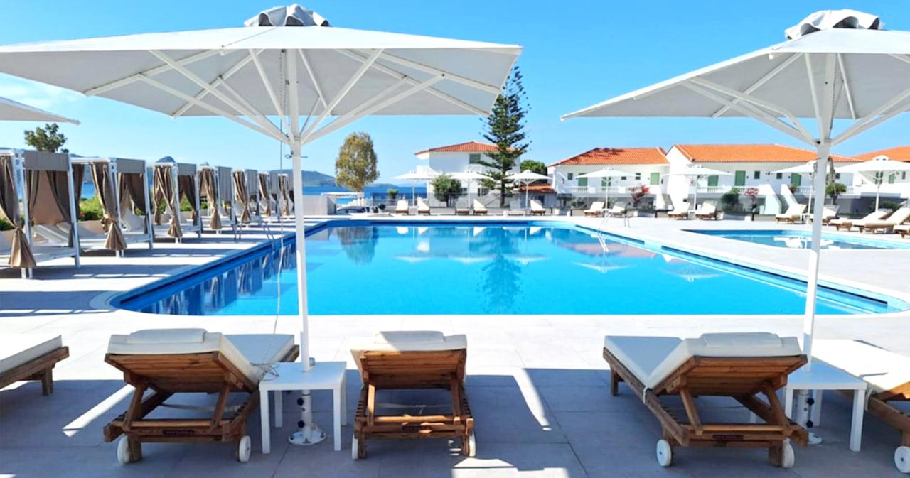 Sirenes-Beach-Resort-2025-POOL-02