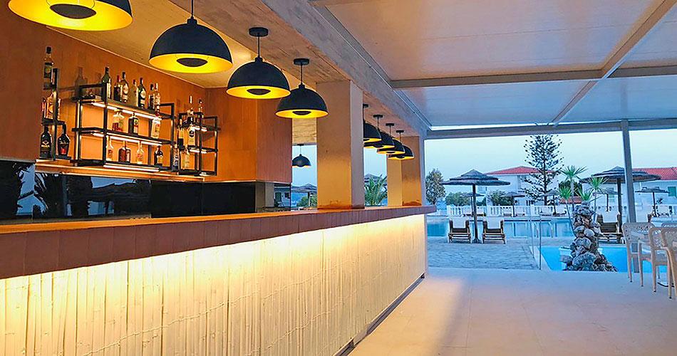 Sirenes-Beach-Resort-BAR-2022