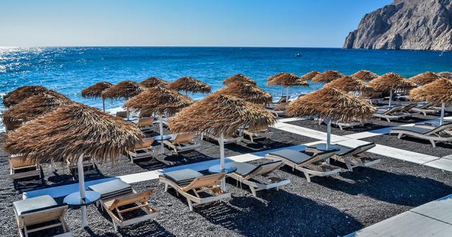 Alexandra-KAMARI-BEACH