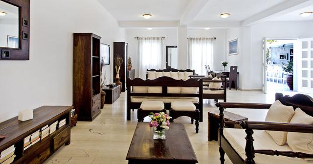 Alexandra-LOBBY