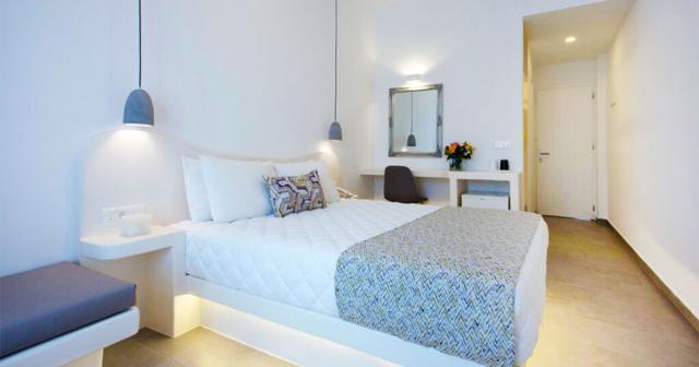 Alexandra-2023-ROOM-01