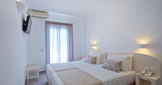 Alexandra-2023-ROOM-02