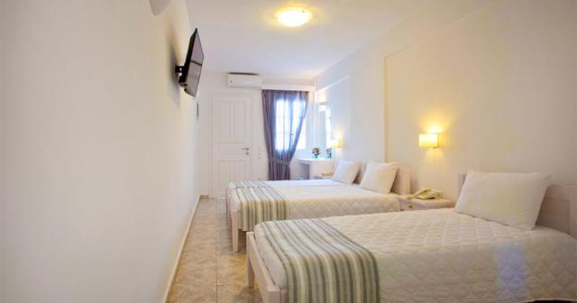 Alexandra-2023-ROOM-03