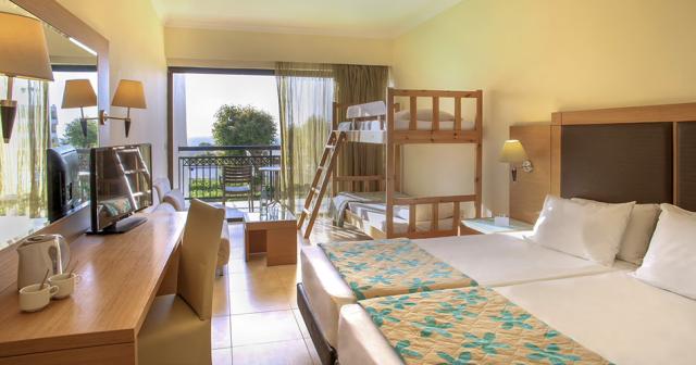 Sol-Cosmopolitan-Rhodes-FAMILY-ROOM-2024-01