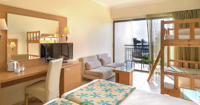 Sol-Cosmopolitan-Rhodes-FAMILY-ROOM-2024-02