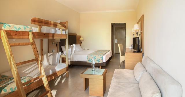 Sol-Cosmopolitan-Rhodes-FAMILY-ROOM-2024-03