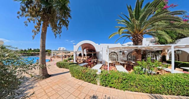 Zodiac-and-Aquapark-RESTAURANT-OUTDOOR-2025-01
