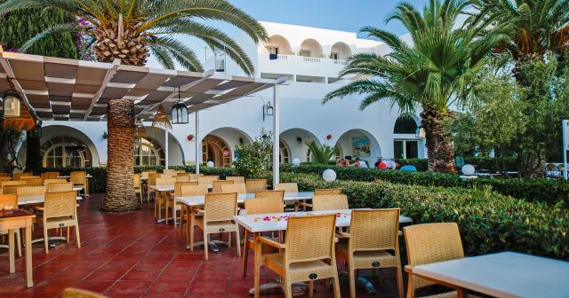 Zodiac-and-Aquapark-RESTAURANT-OUTDOOR-2025-02