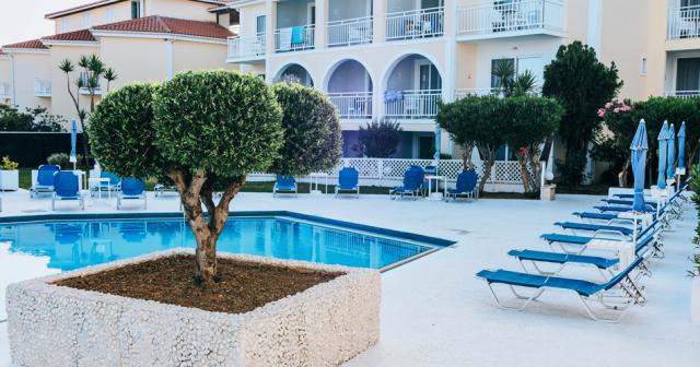 Diana-Palace-POOL