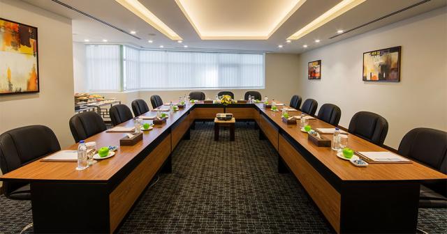 Golden-Tulip-Media-City-MEETING-ROOM